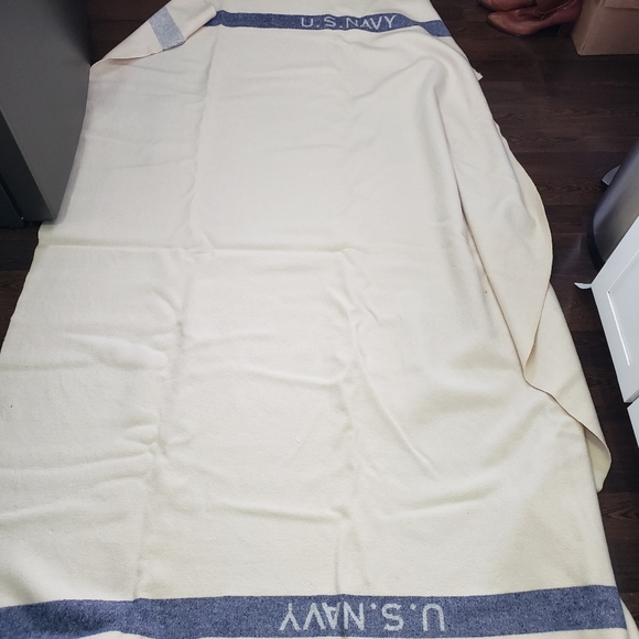 VINTAGE US NAVY Blanket WWII Wool Blanket Cream With Blue Stripe White Letters - Picture 5 of 8